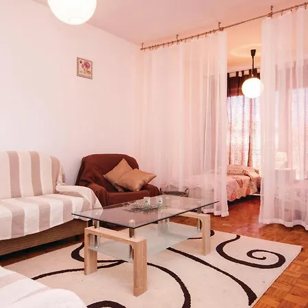 Apartment Iv *